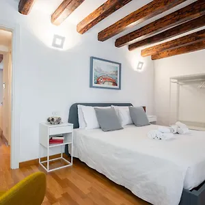 Ca' Laura - San Marco Canal View Apartment Venice