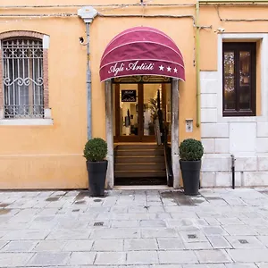 3* Otel Agli Artisti